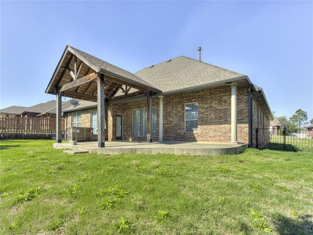 402 Windsor Road, Midwest City, OK 73130