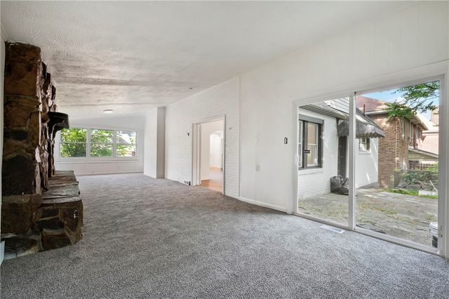 2219 Manor Ave, Swissvale, PA 15218