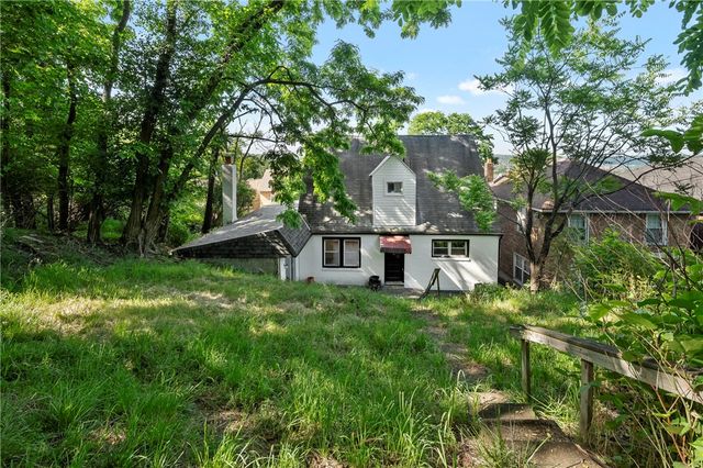 2219 Manor Ave, Swissvale, PA 15218