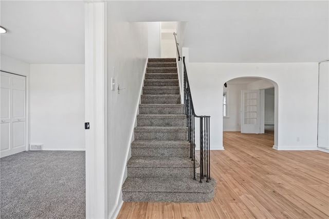 2219 Manor Ave, Swissvale, PA 15218