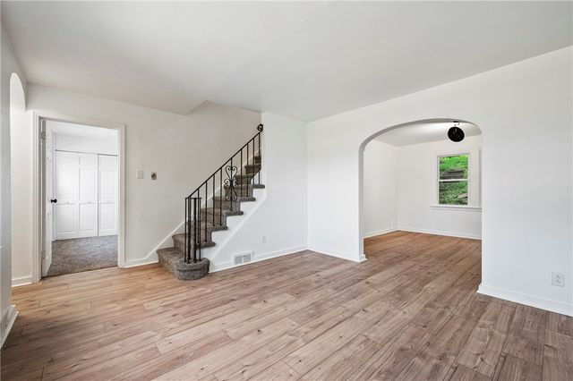 2219 Manor Ave, Swissvale, PA 15218