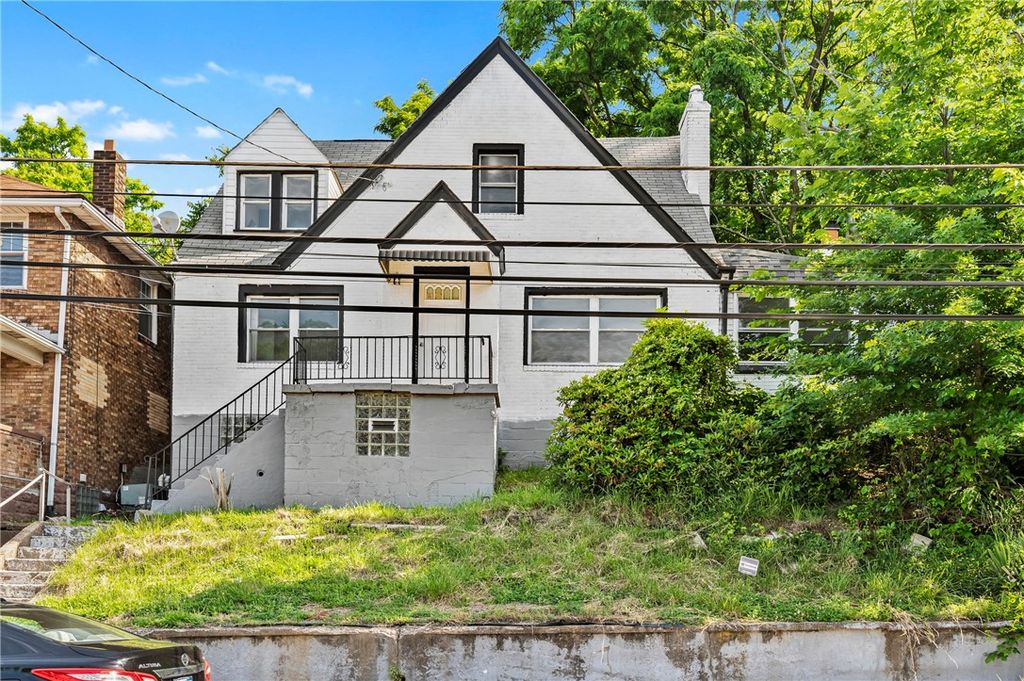 2219 Manor Ave, Swissvale, PA 15218