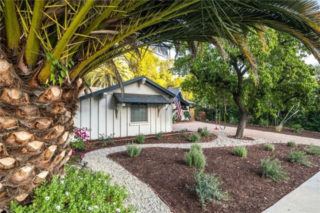 7112 Darnoch, West Hills, CA 91307