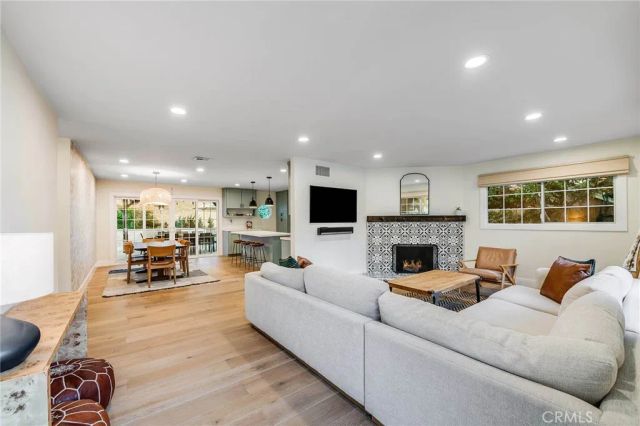 7112 Darnoch, West Hills, CA 91307