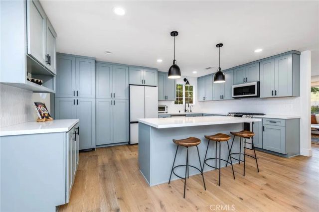 7112 Darnoch, West Hills, CA 91307