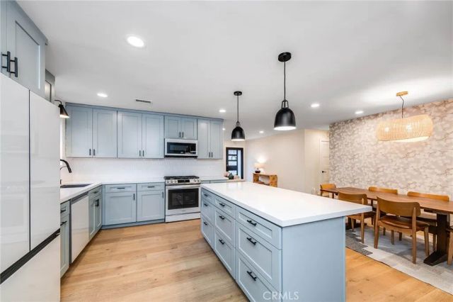 7112 Darnoch, West Hills, CA 91307