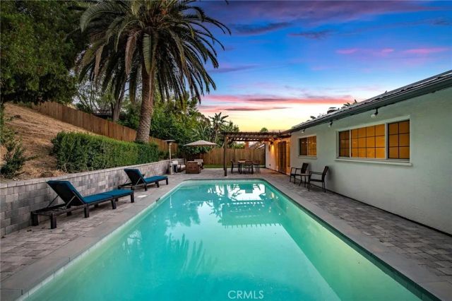 7112 Darnoch, West Hills, CA 91307