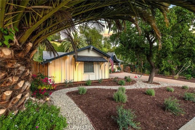 7112 Darnoch, West Hills, CA 91307