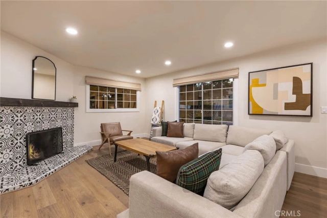 7112 Darnoch, West Hills, CA 91307