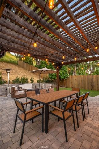 7112 Darnoch, West Hills, CA 91307