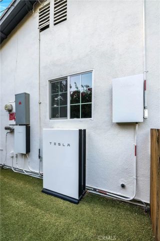 7112 Darnoch, West Hills, CA 91307