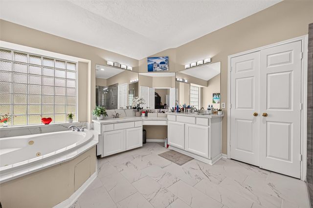 12318 Shadow Green Drive, Houston, TX 77082