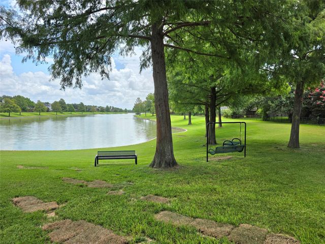 12318 Shadow Green Drive, Houston, TX 77082