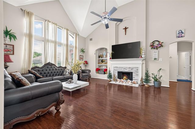 12318 Shadow Green Drive, Houston, TX 77082
