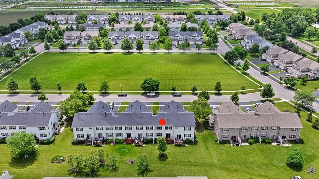 371 McGrath Drive, Oswego, IL 60543