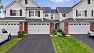 371 McGrath Drive, Oswego, IL 60543