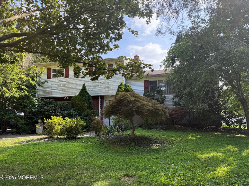 27 Middlesex Road, Matawan, NJ 07747