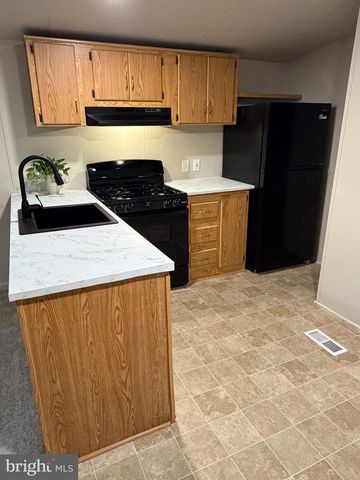 126 MOCKINGBIRD LN, Mantua, NJ 08051