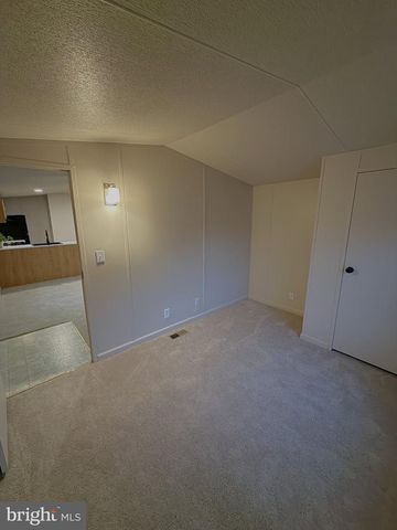 126 MOCKINGBIRD LN, Mantua, NJ 08051