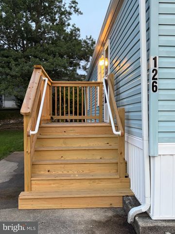 126 MOCKINGBIRD LN, Mantua, NJ 08051