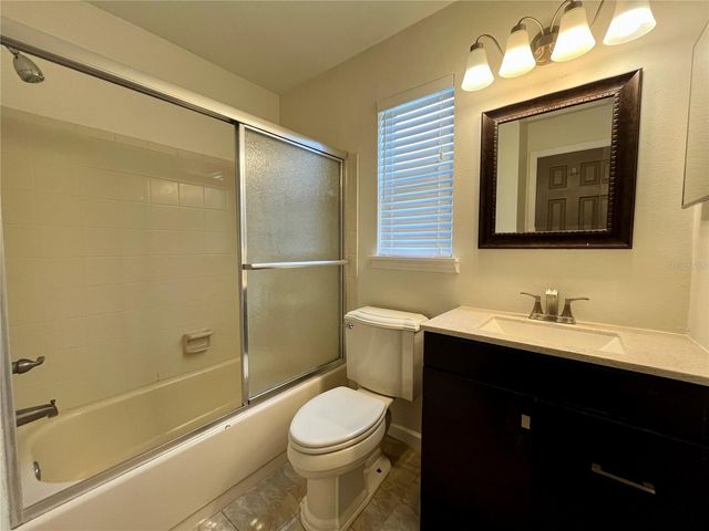 7618 COLONIAL COURT, Tampa, FL 33615