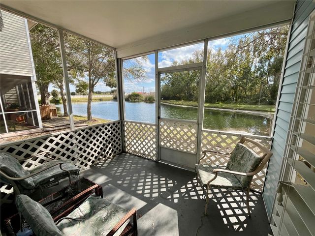 7618 COLONIAL COURT, Tampa, FL 33615