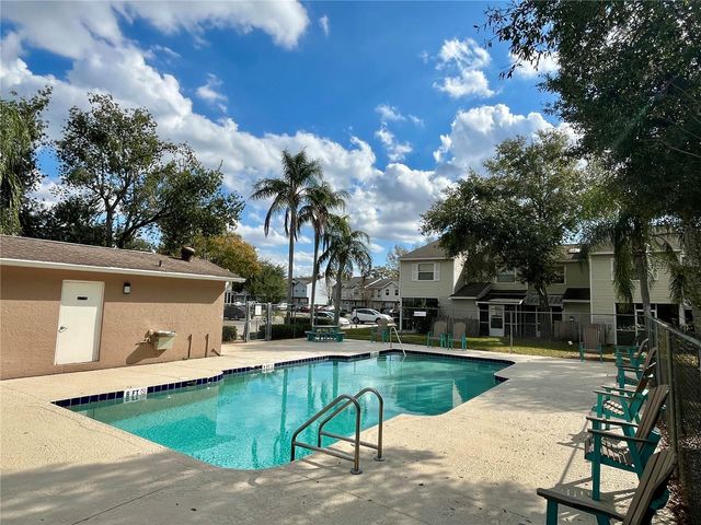 7618 COLONIAL COURT, Tampa, FL 33615