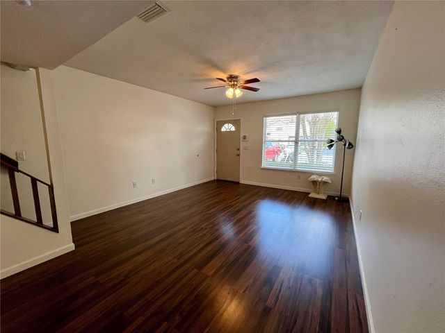 7618 COLONIAL COURT, Tampa, FL 33615