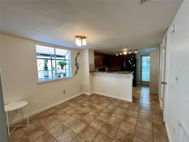 7618 COLONIAL COURT, Tampa, FL 33615