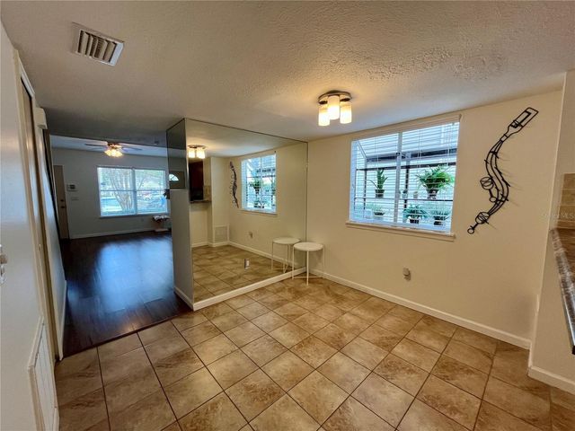 7618 COLONIAL COURT, Tampa, FL 33615