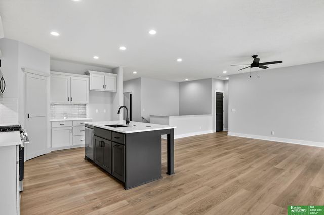 20944 Ellison Avenue, Elkhorn, NE 68022