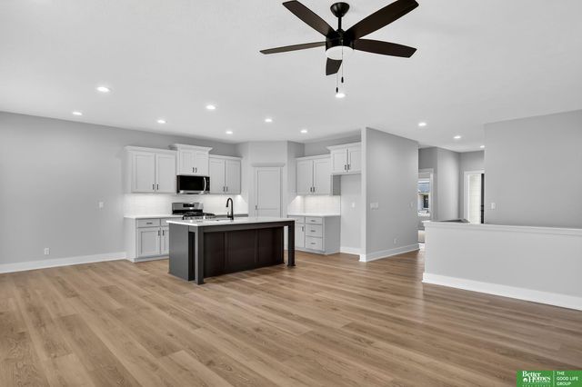 20944 Ellison Avenue, Elkhorn, NE 68022