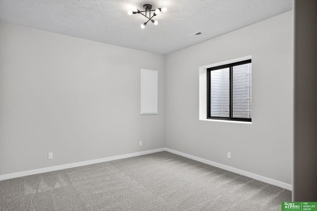 20944 Ellison Avenue, Elkhorn, NE 68022