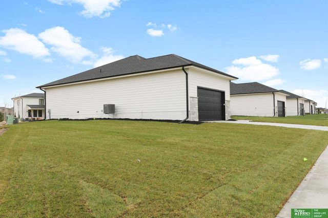 20944 Ellison Avenue, Elkhorn, NE 68022