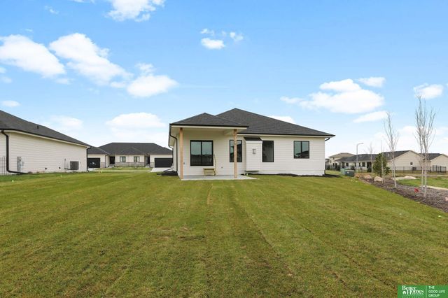 20944 Ellison Avenue, Elkhorn, NE 68022