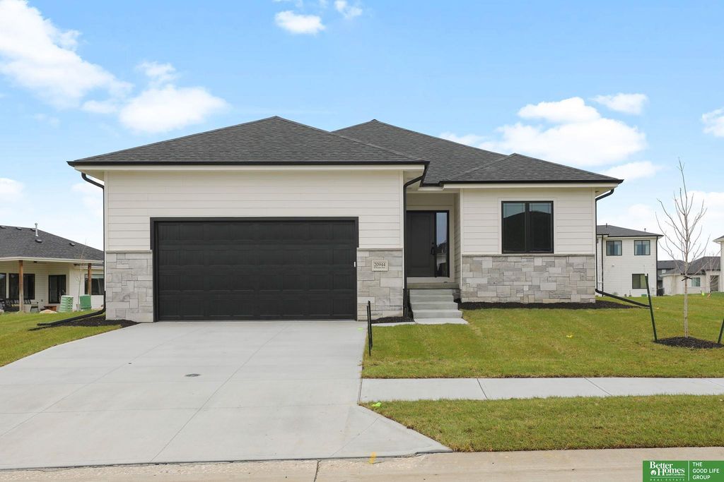 20944 Ellison Avenue, Elkhorn, NE 68022