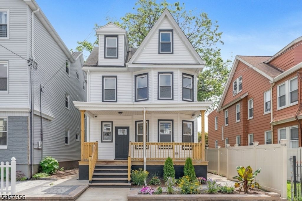 32 Palm St, Newark City, NJ 07106