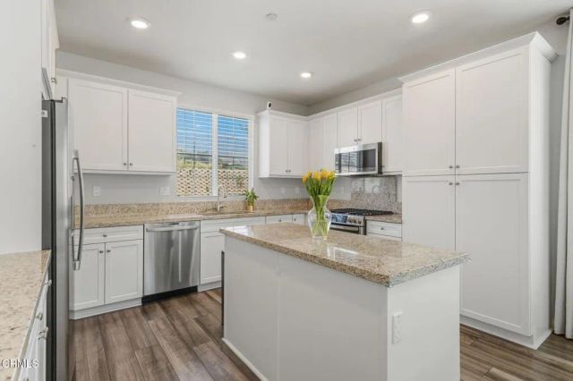 2072 Harvest Loop, Santa Paula, CA 93060