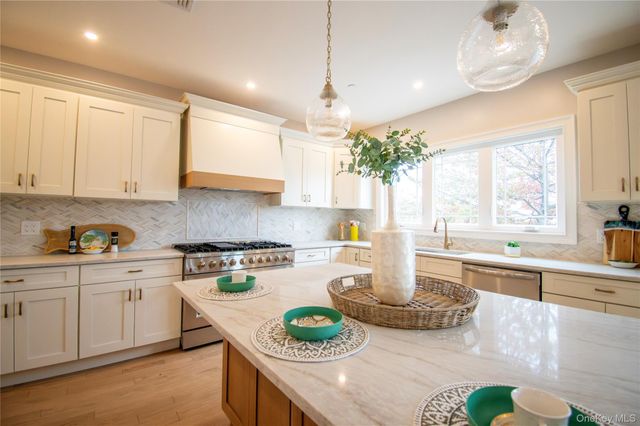 300 Harbor Street, Baldwin, NY 11510