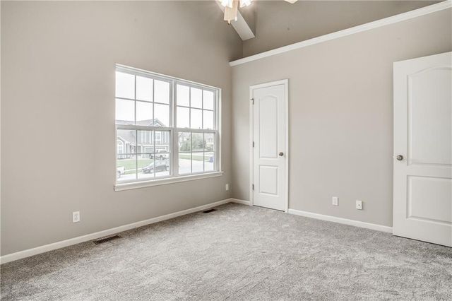 1324 SE Dalton Circle, Lee's Summit, MO 64081