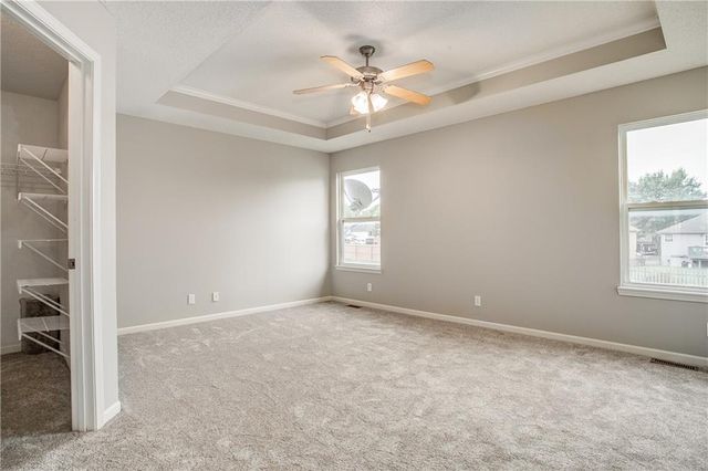 1324 SE Dalton Circle, Lee's Summit, MO 64081