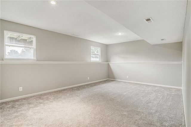 1324 SE Dalton Circle, Lee's Summit, MO 64081