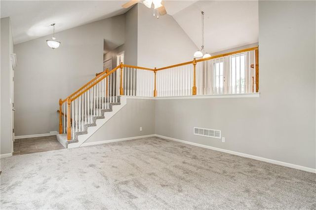1324 SE Dalton Circle, Lee's Summit, MO 64081