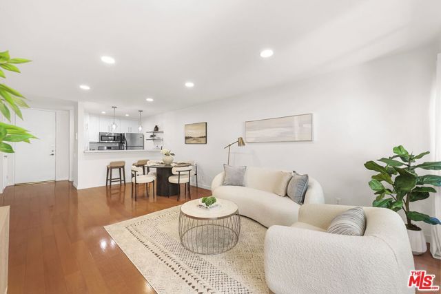 532 N Rossmore Avenue 203, Los Angeles, CA 90004