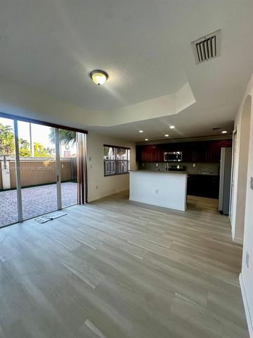 15205 SW 30th Ter 15205, Miami, FL 33185