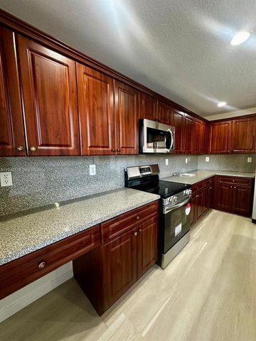 15205 SW 30th Ter 15205, Miami, FL 33185