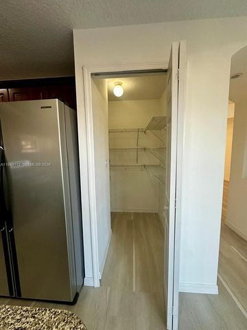 15205 SW 30th Ter 15205, Miami, FL 33185