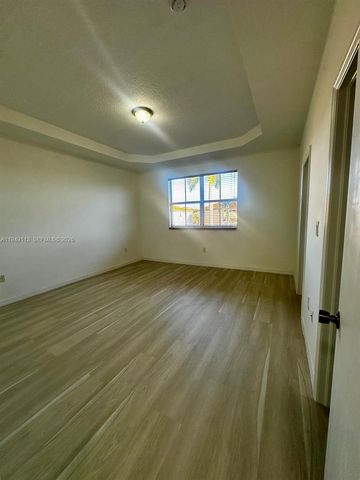 15205 SW 30th Ter 15205, Miami, FL 33185