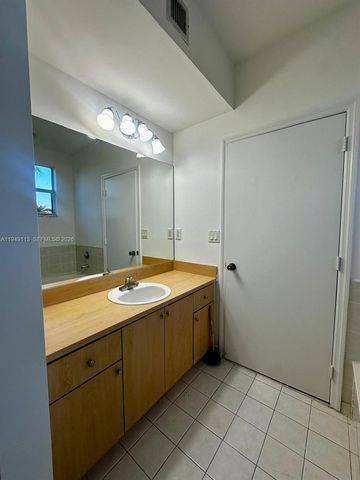 15205 SW 30th Ter 15205, Miami, FL 33185