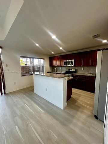 15205 SW 30th Ter 15205, Miami, FL 33185